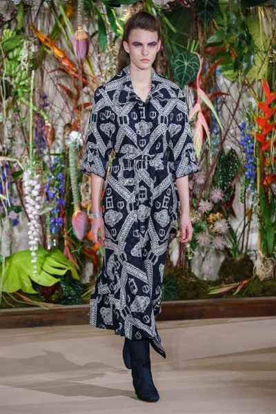 Look 23